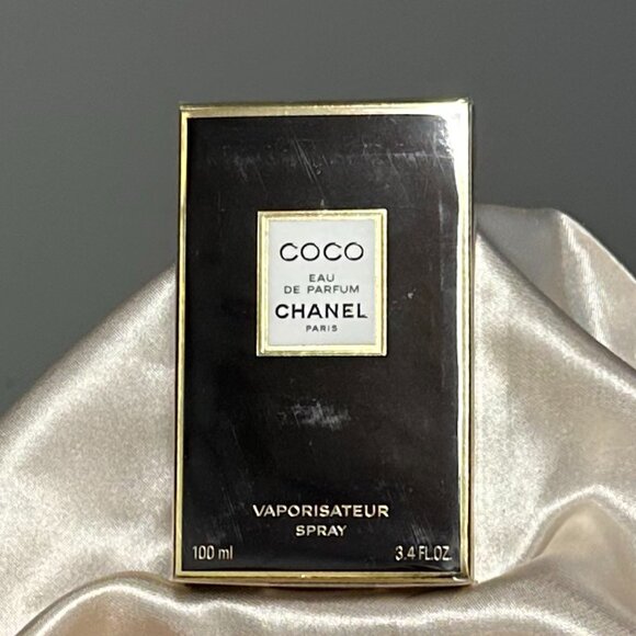 COCO by Chanel - Picture 3 of 3
